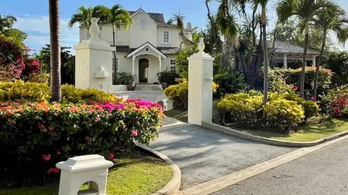 Palm_Grove_9_Main_Entrance